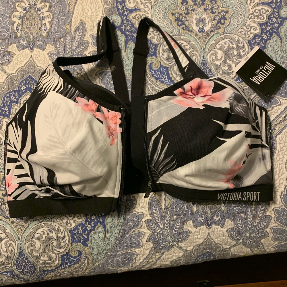 BNWT Victoria’s Secret sports bra